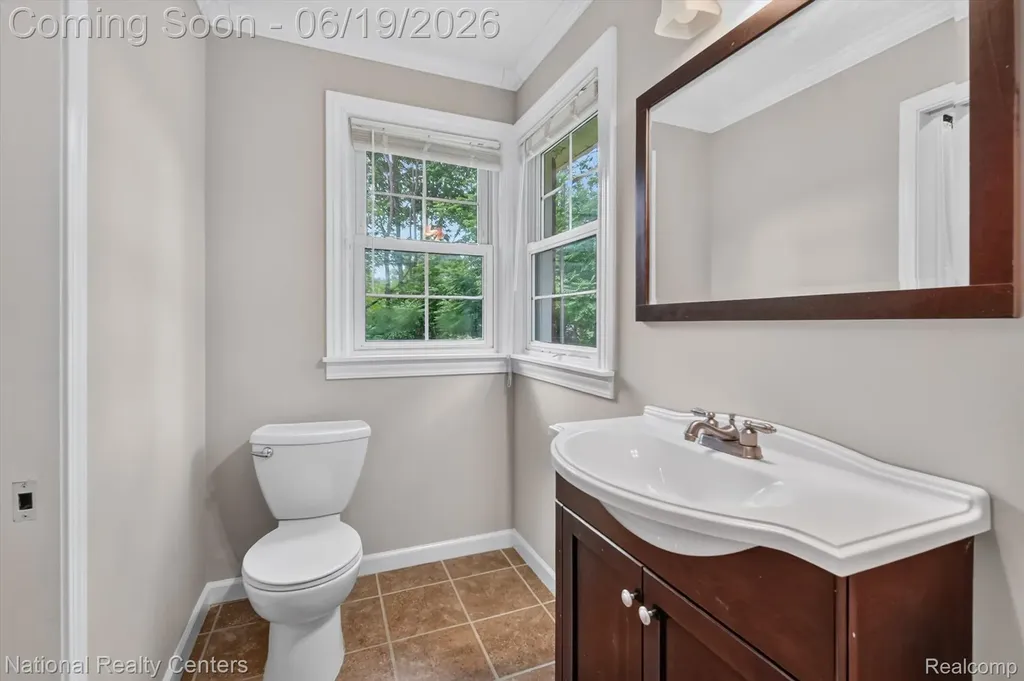 360 Woodland Drive Lyon Charter Township MI 48178