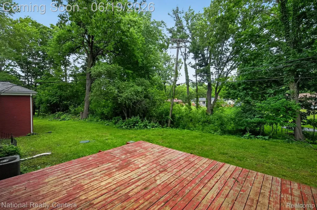 360 Woodland Drive Lyon Charter Township MI 48178