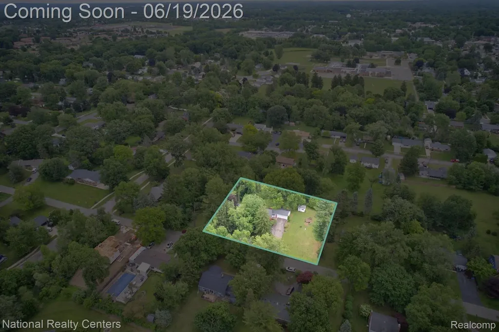 360 Woodland Drive Lyon Charter Township MI 48178