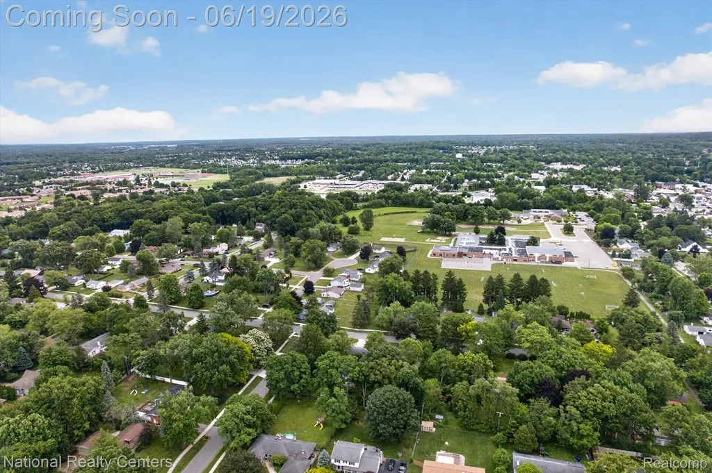 360 Woodland Drive Lyon Charter Township MI 48178