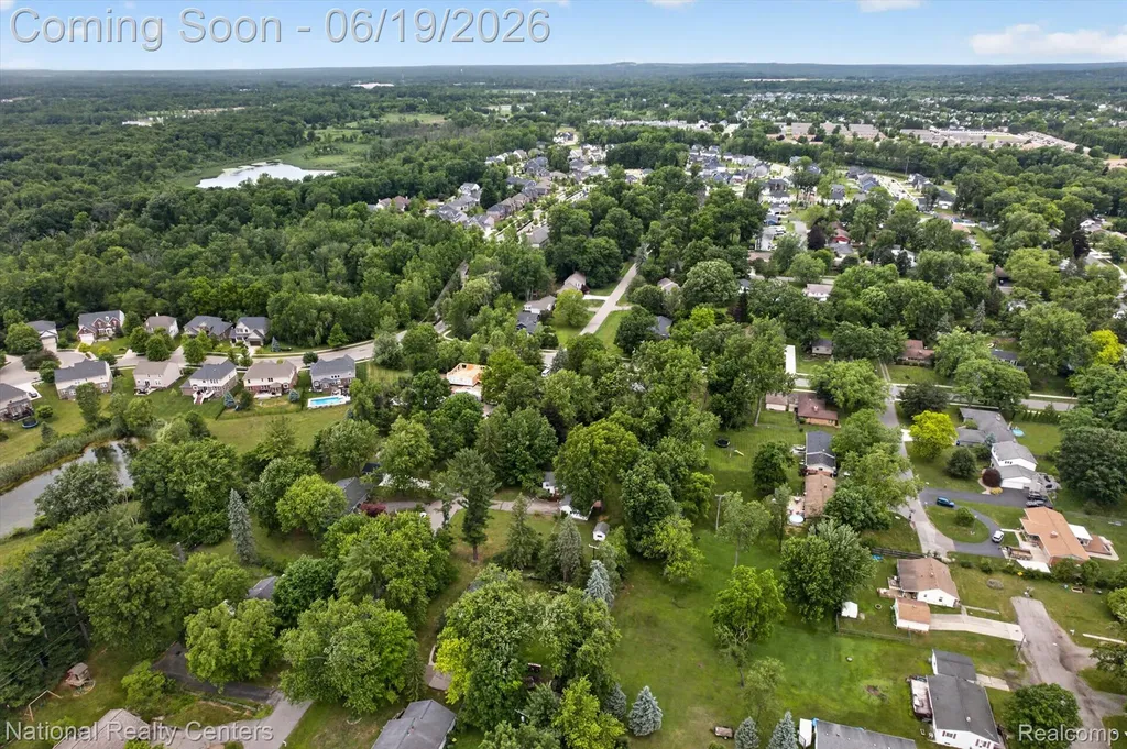 360 Woodland Drive Lyon Charter Township MI 48178