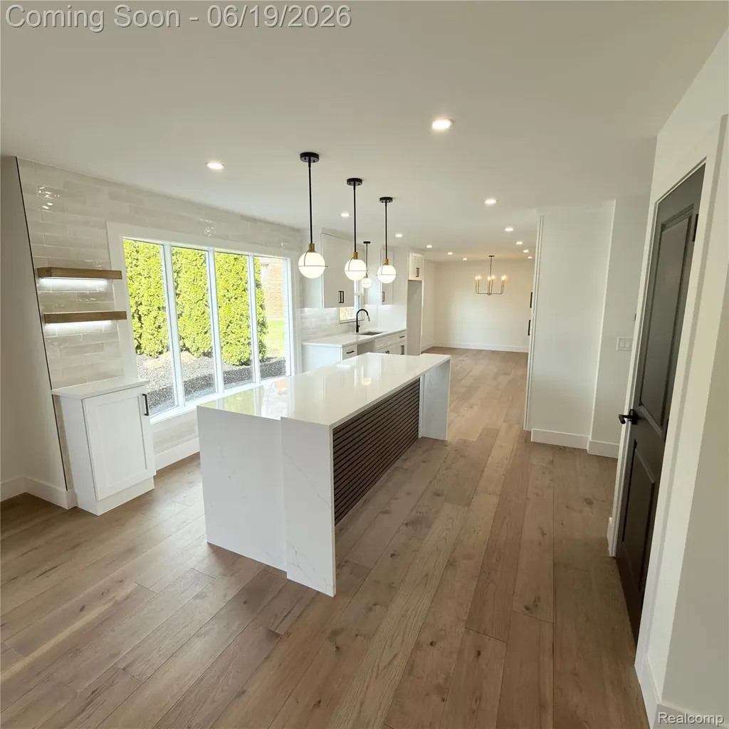 7275 Old Coach Trail Washington Township MI 48094