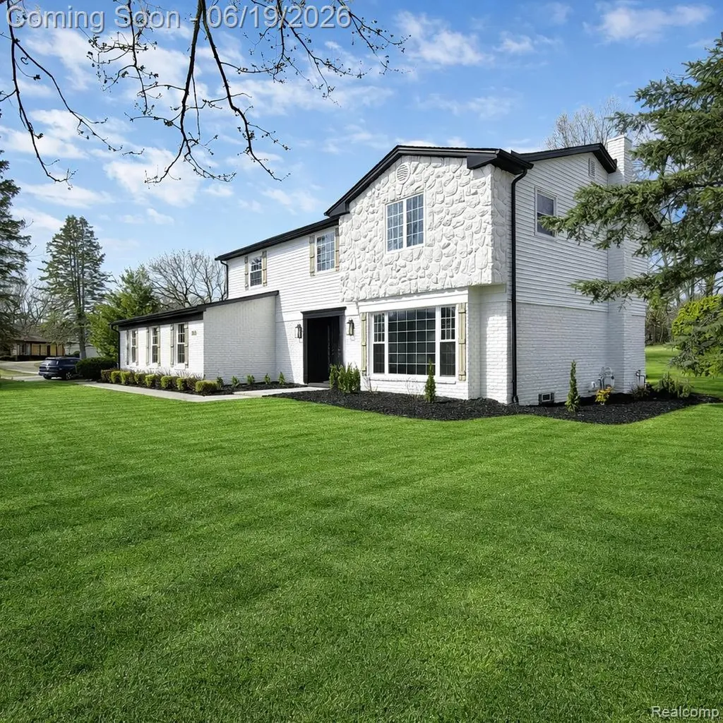 7275 Old Coach Trail Washington Township MI 48094