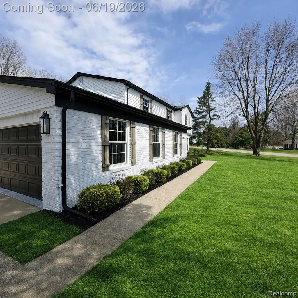 7275 Old Coach Trail Washington Township MI 48094