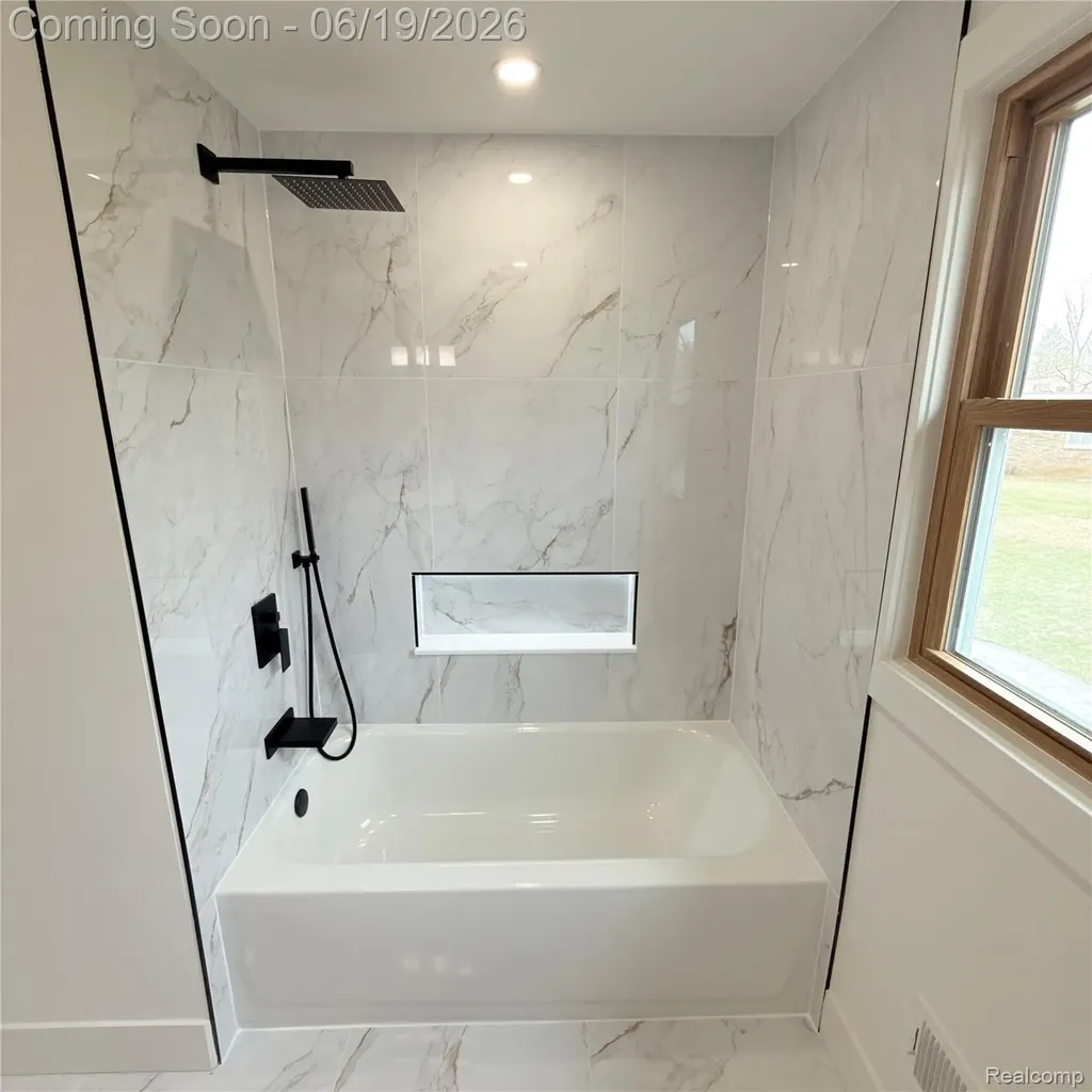 7275 Old Coach Trail Washington Township MI 48094
