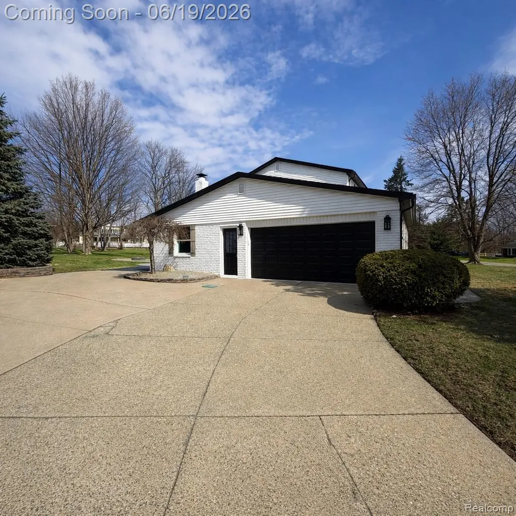 7275 Old Coach Trail Washington Township MI 48094