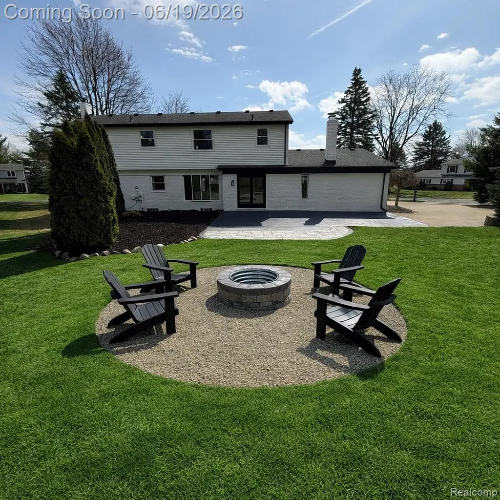 7275 Old Coach Trail Washington Township MI 48094