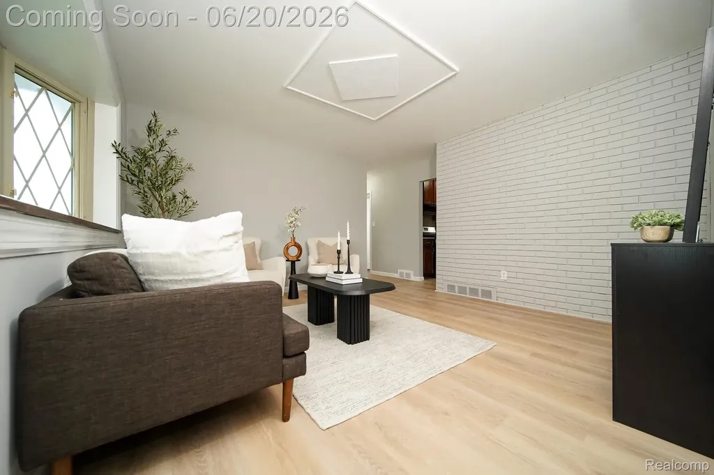 31114 Balmoral Street Garden City City MI 48135