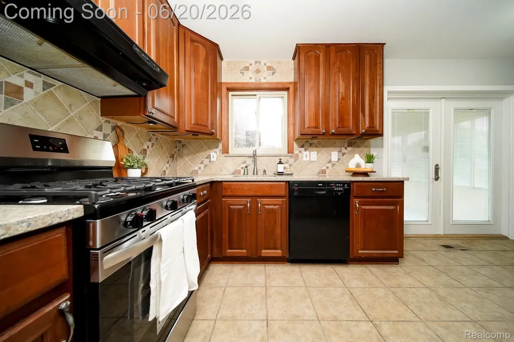 31114 Balmoral Street Garden City City MI 48135