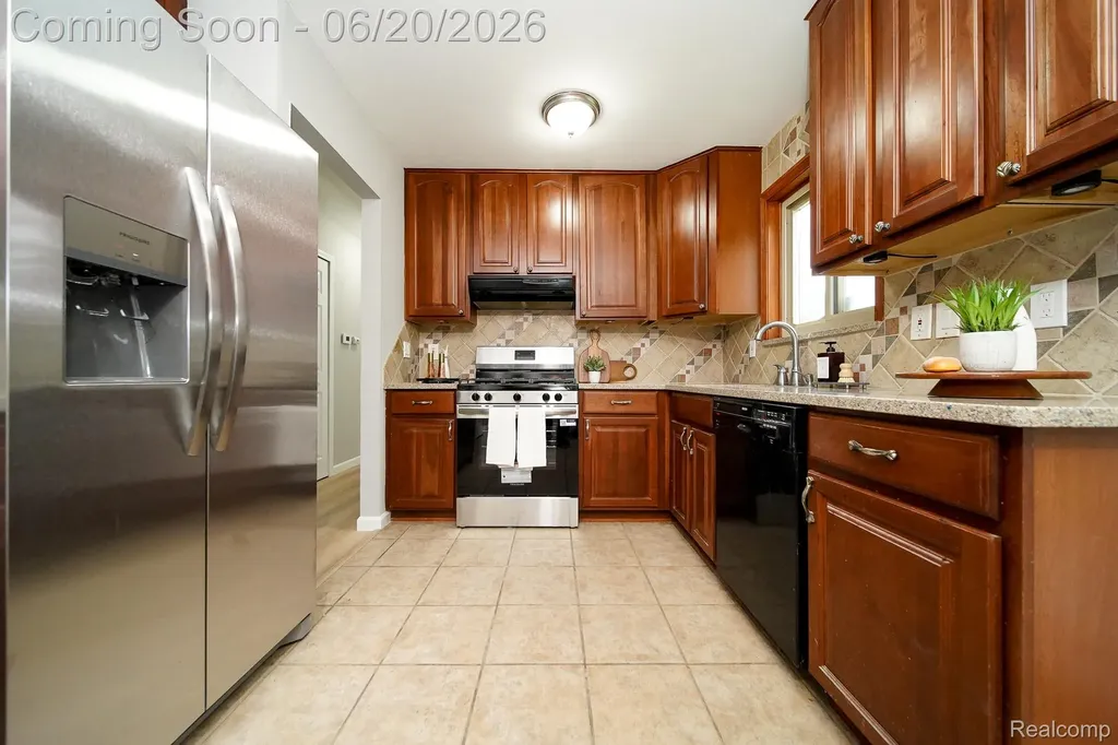 31114 Balmoral Street Garden City City MI 48135