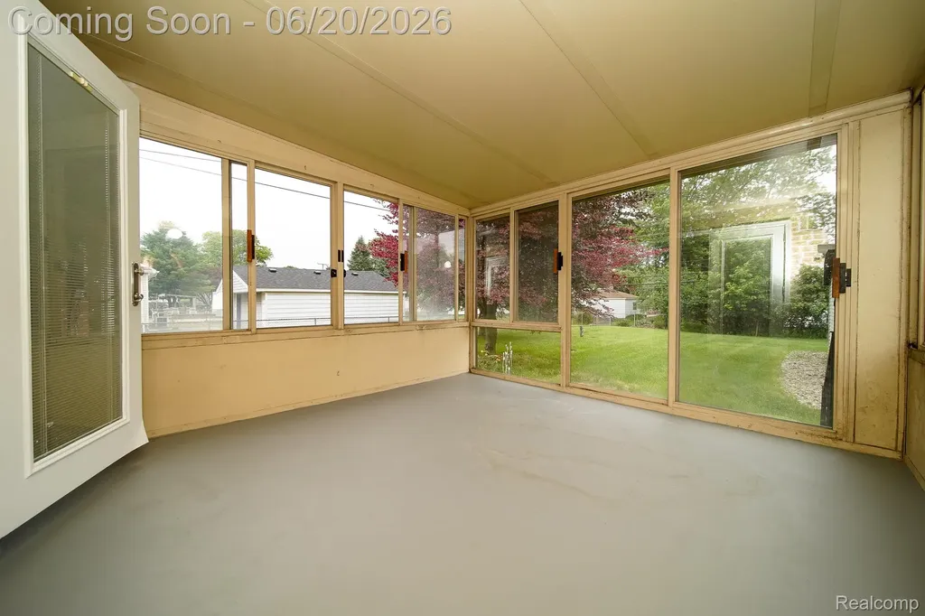 31114 Balmoral Street Garden City City MI 48135