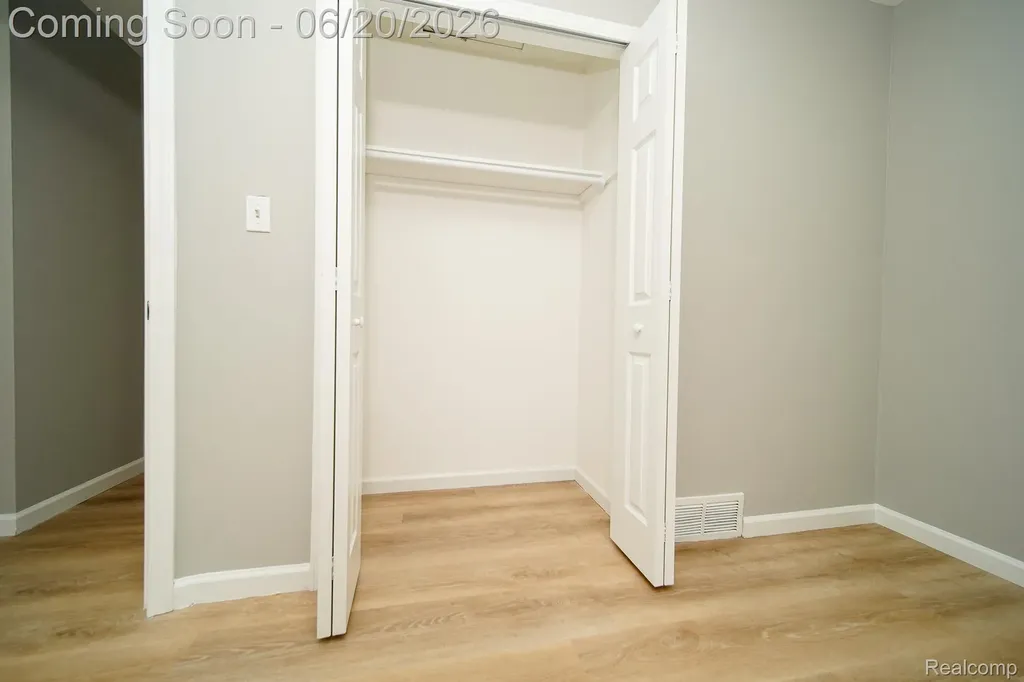 31114 Balmoral Street Garden City City MI 48135