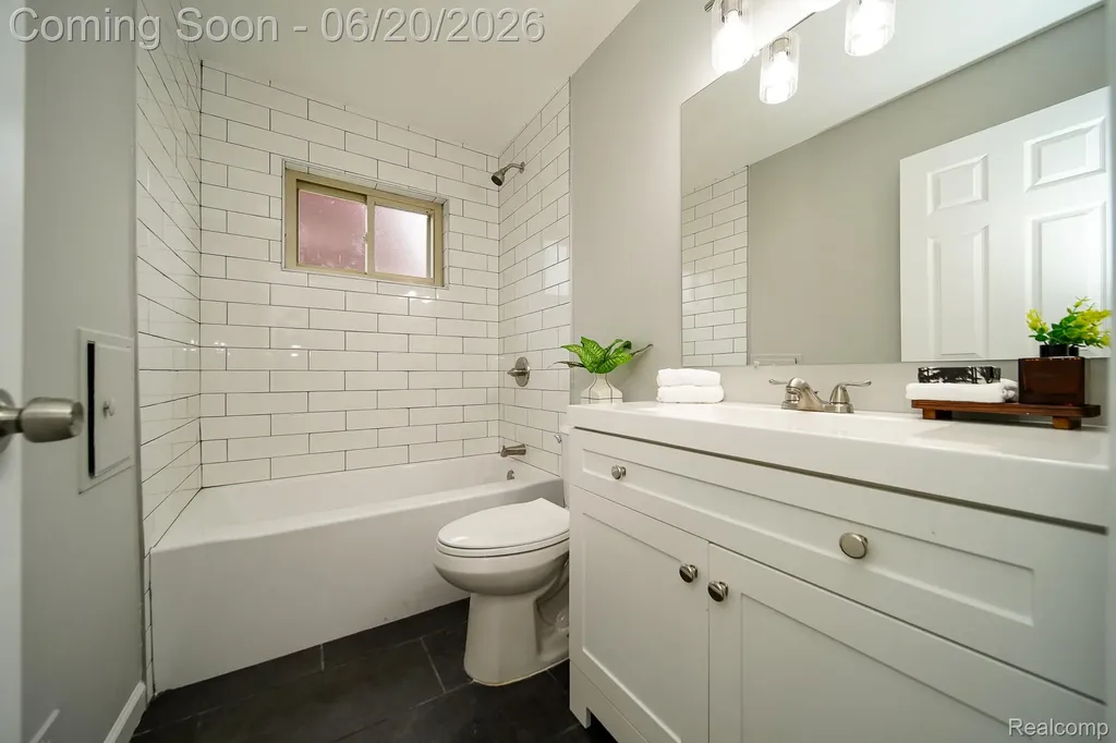 31114 Balmoral Street Garden City City MI 48135
