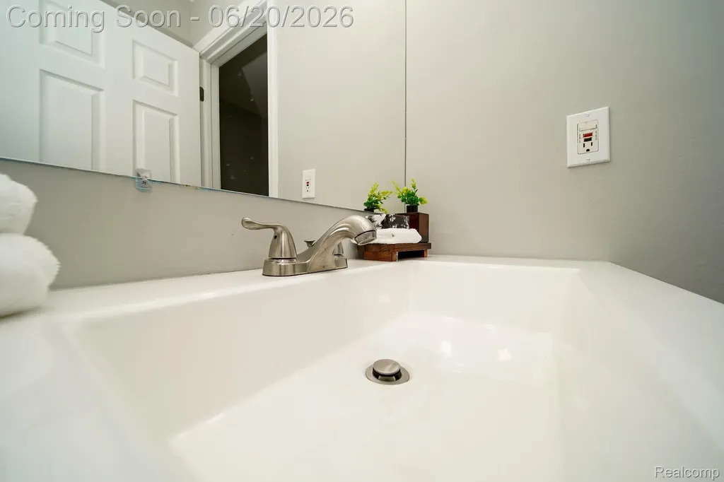 31114 Balmoral Street Garden City City MI 48135