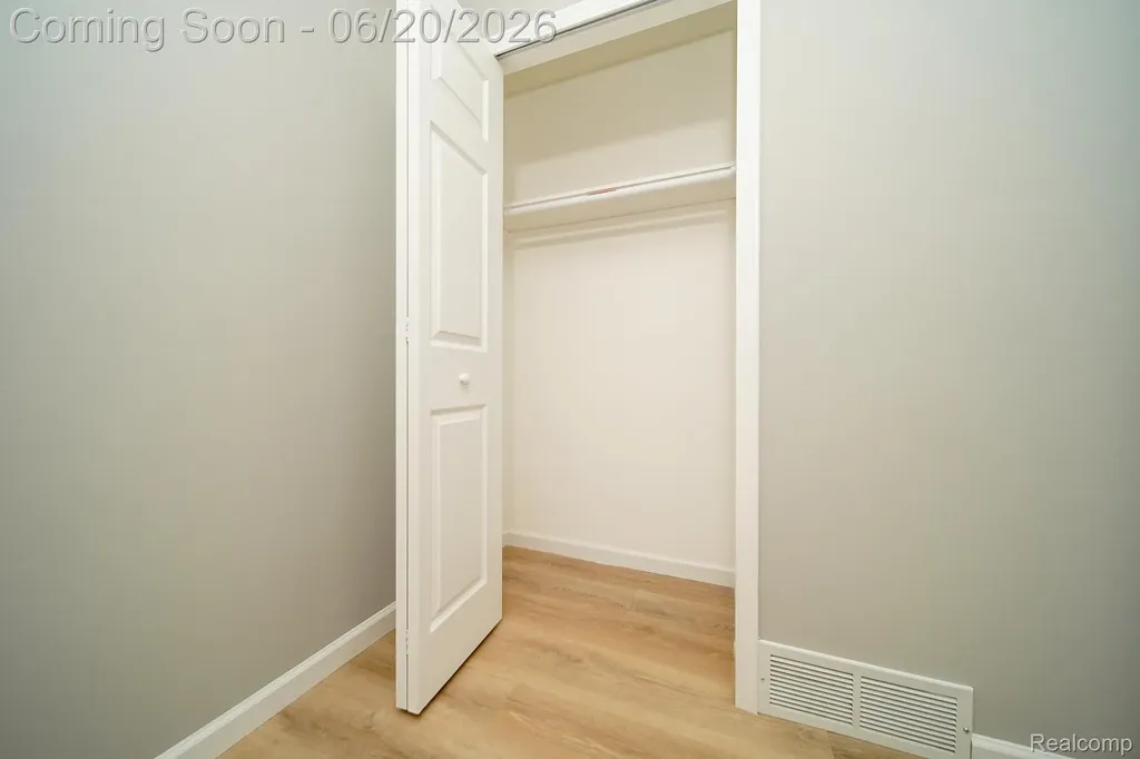 31114 Balmoral Street Garden City City MI 48135