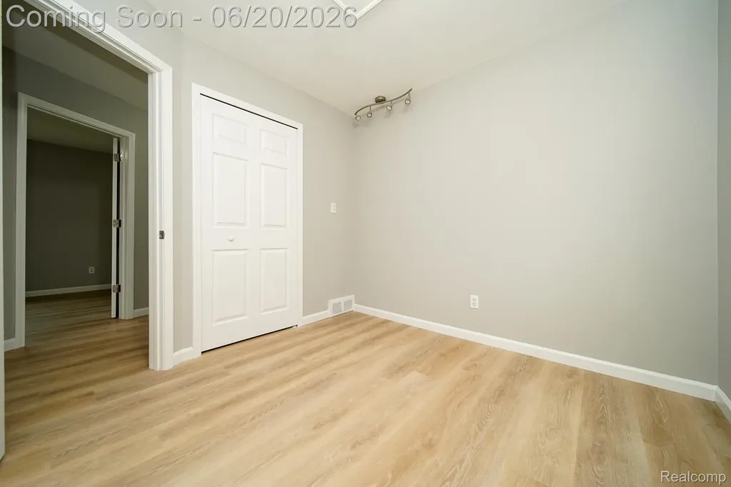 31114 Balmoral Street Garden City City MI 48135