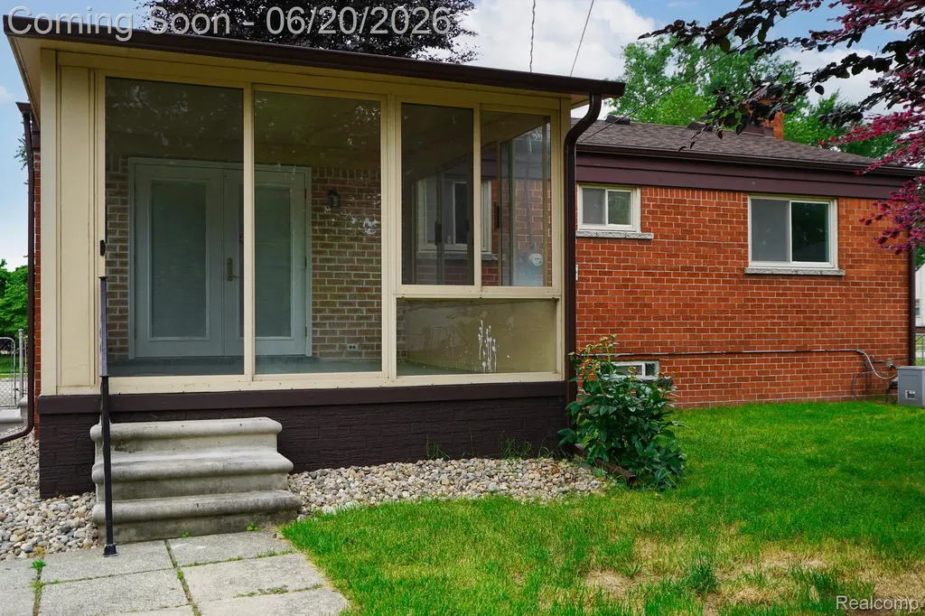 31114 Balmoral Street Garden City City MI 48135