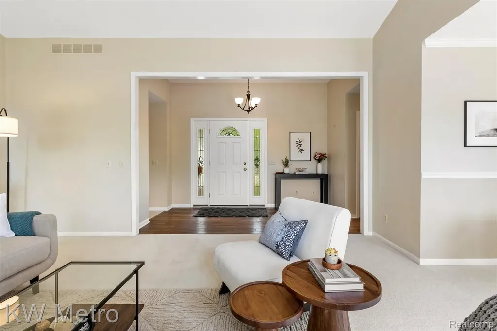 34721 Pembroke Avenue Livonia City MI 48152