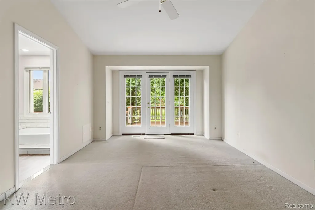 34721 Pembroke Avenue Livonia City MI 48152