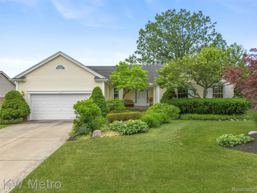 34721 Pembroke Avenue Livonia City MI 48152