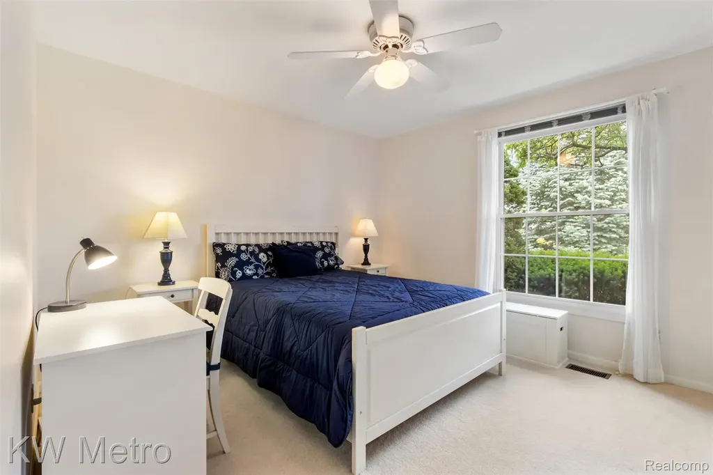 34721 Pembroke Avenue Livonia City MI 48152