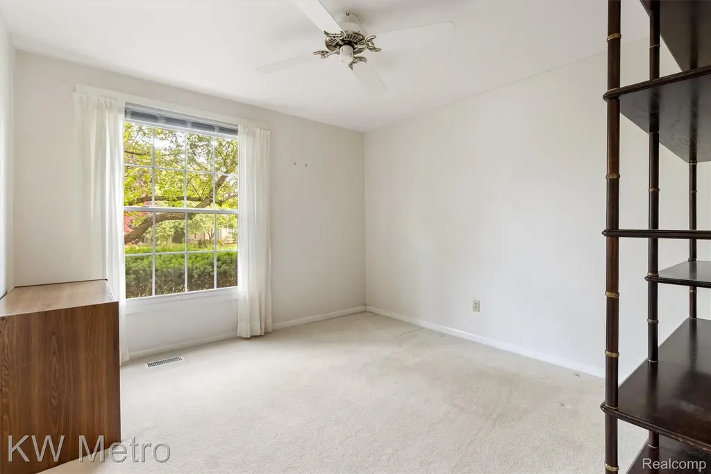 34721 Pembroke Avenue Livonia City MI 48152