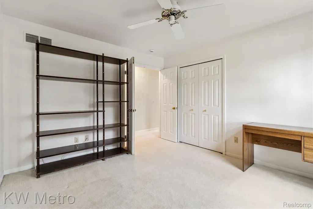 34721 Pembroke Avenue Livonia City MI 48152