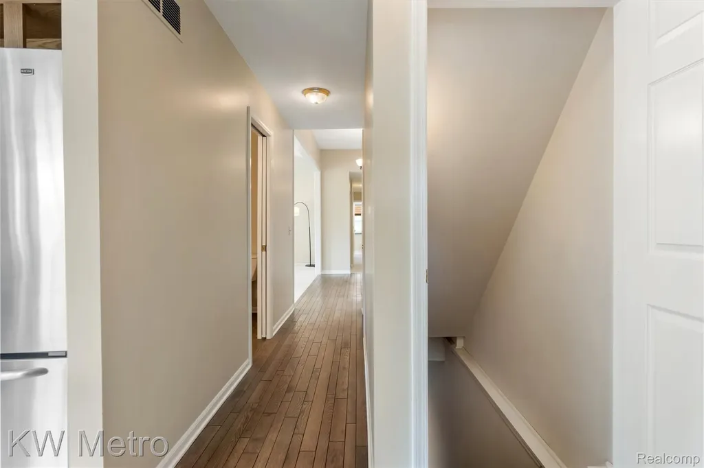 34721 Pembroke Avenue Livonia City MI 48152