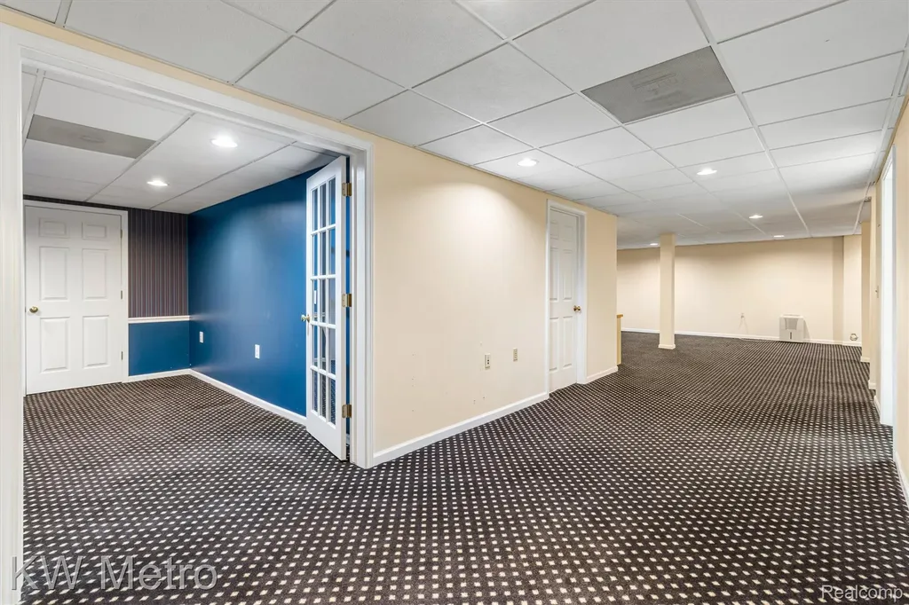 34721 Pembroke Avenue Livonia City MI 48152