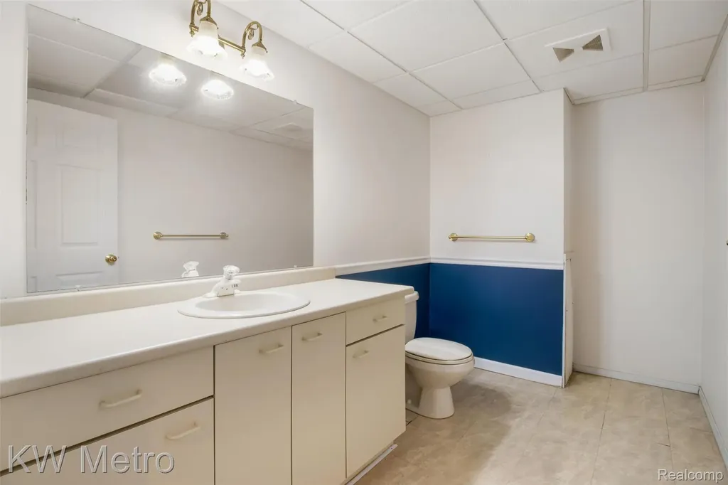34721 Pembroke Avenue Livonia City MI 48152