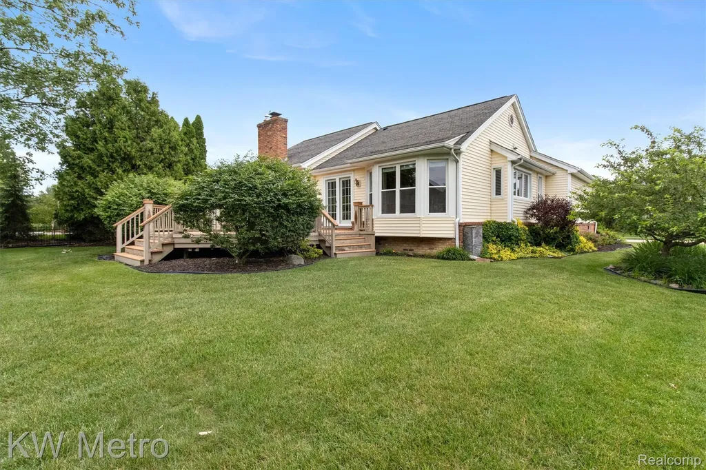 34721 Pembroke Avenue Livonia City MI 48152