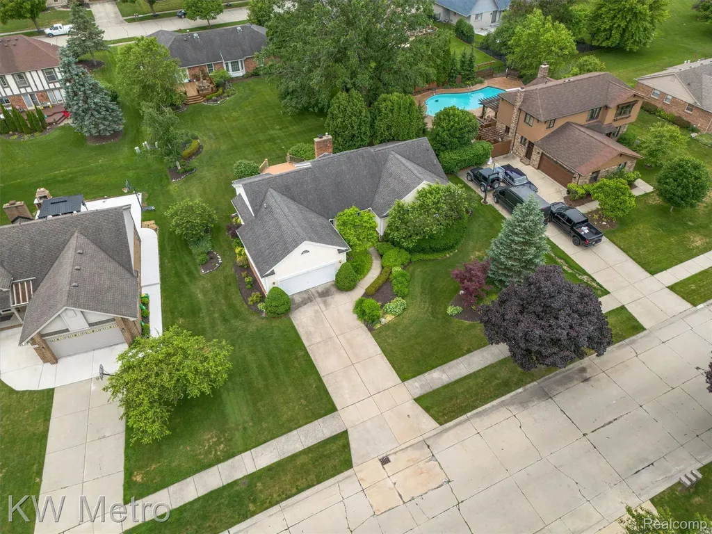 34721 Pembroke Avenue Livonia City MI 48152