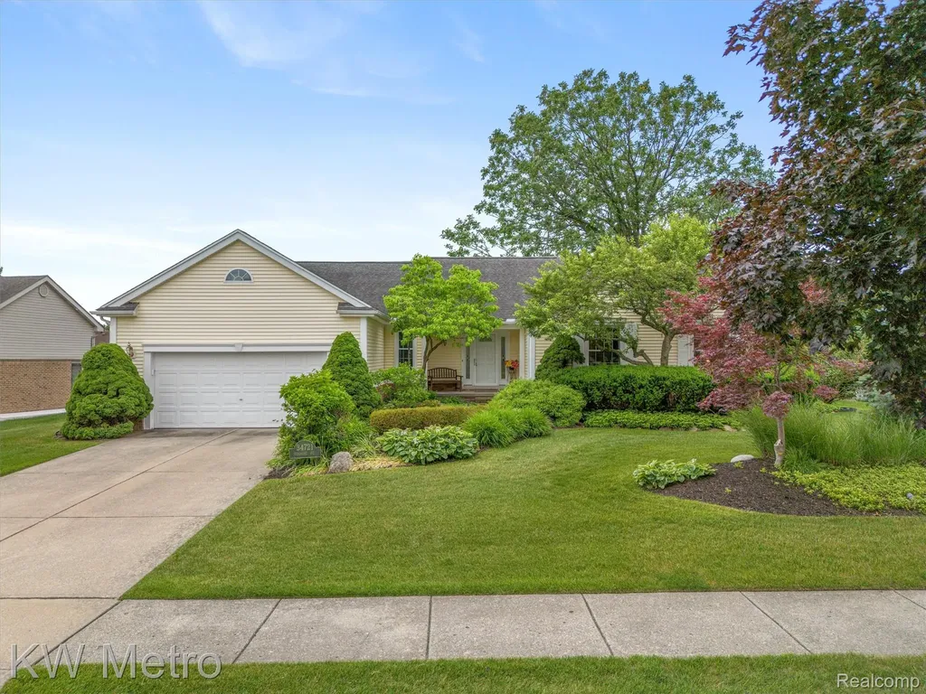 34721 Pembroke Avenue Livonia City MI 48152