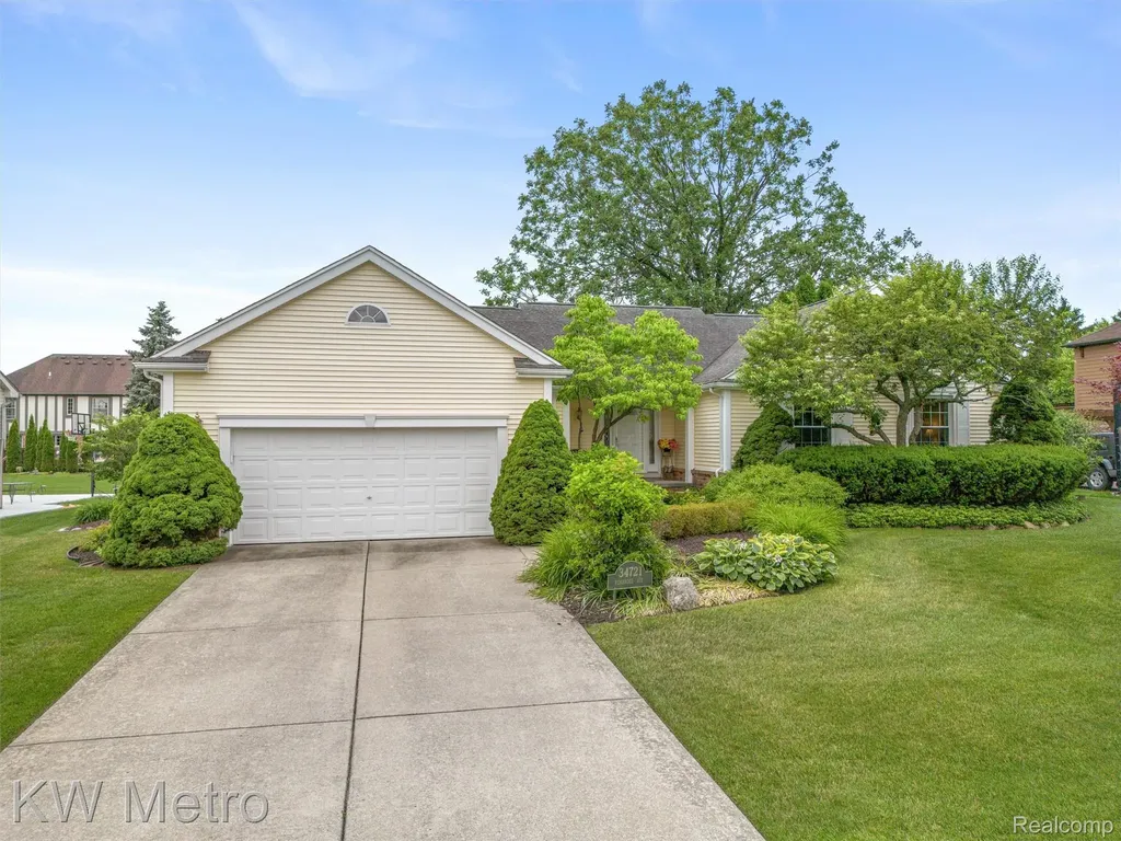 34721 Pembroke Avenue Livonia City MI 48152