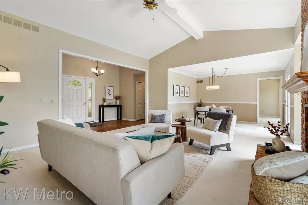 34721 Pembroke Avenue Livonia City MI 48152