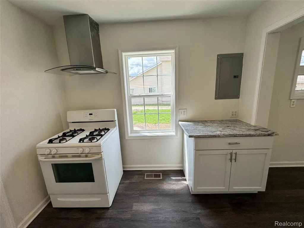 30769 Brush Street Madison Heights City MI 48071