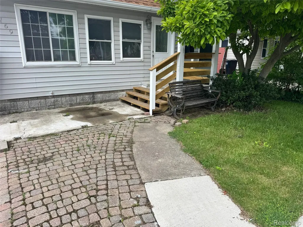 30769 Brush Street Madison Heights City MI 48071