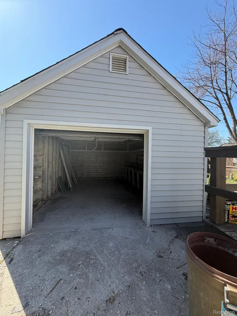 30769 Brush Street Madison Heights City MI 48071