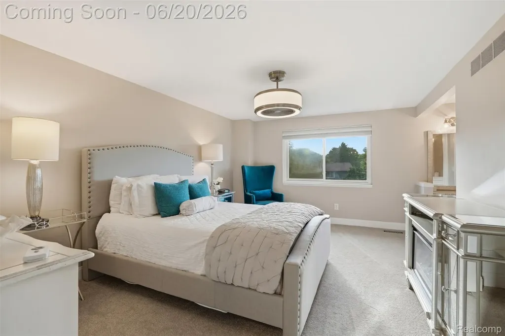 1120 Washington Circle Northville City MI 48167