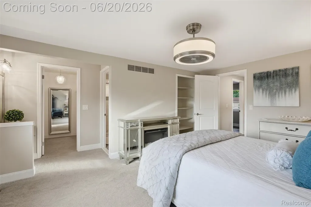 1120 Washington Circle Northville City MI 48167