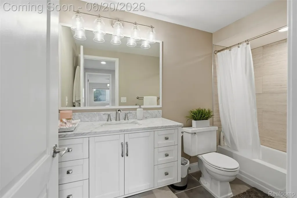 1120 Washington Circle Northville City MI 48167