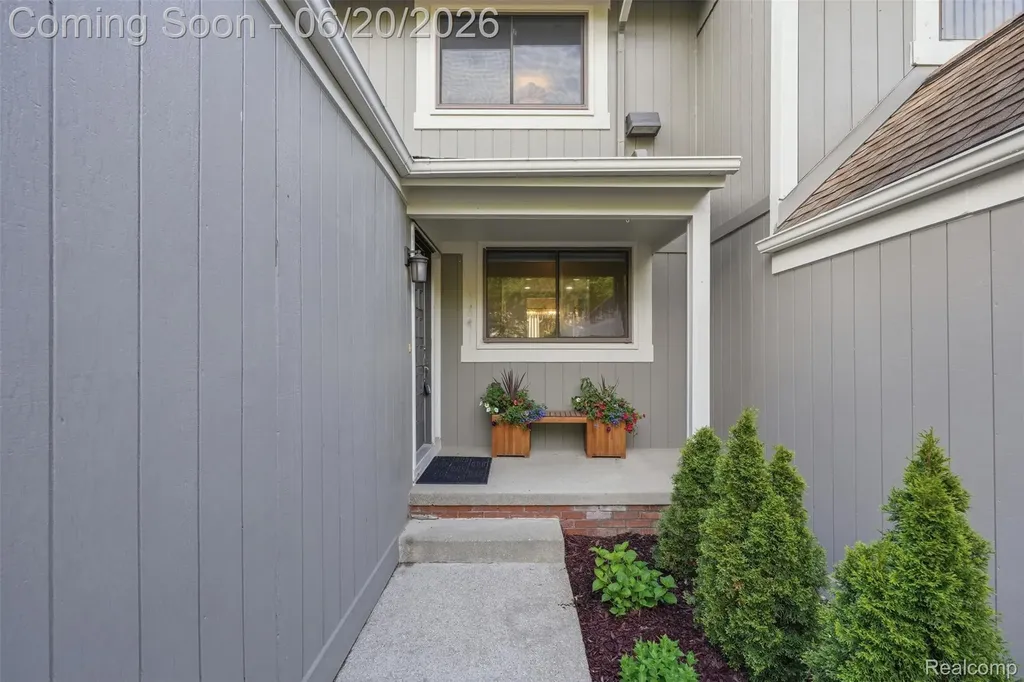 1120 Washington Circle Northville City MI 48167