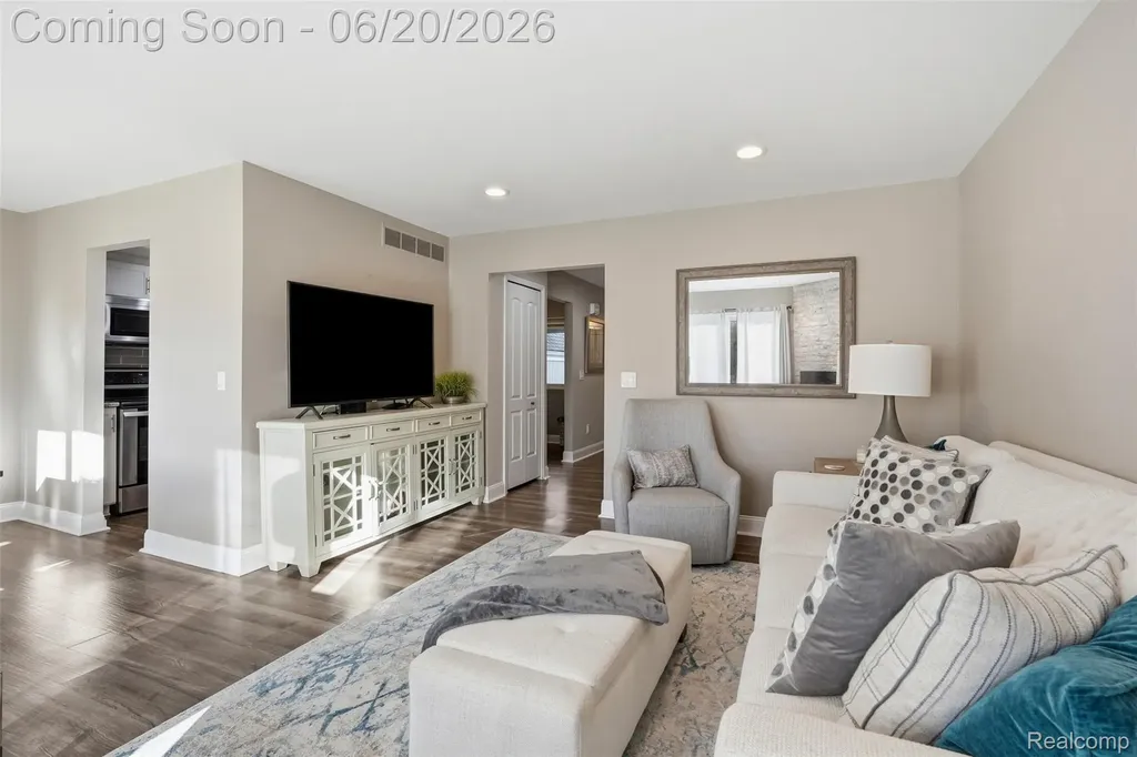 1120 Washington Circle Northville City MI 48167