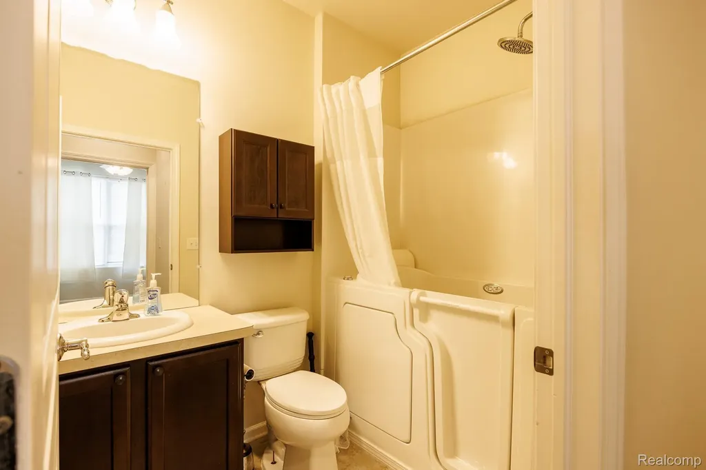 9385 Sand Hill Drive Grand Blanc Charter Township MI 48439