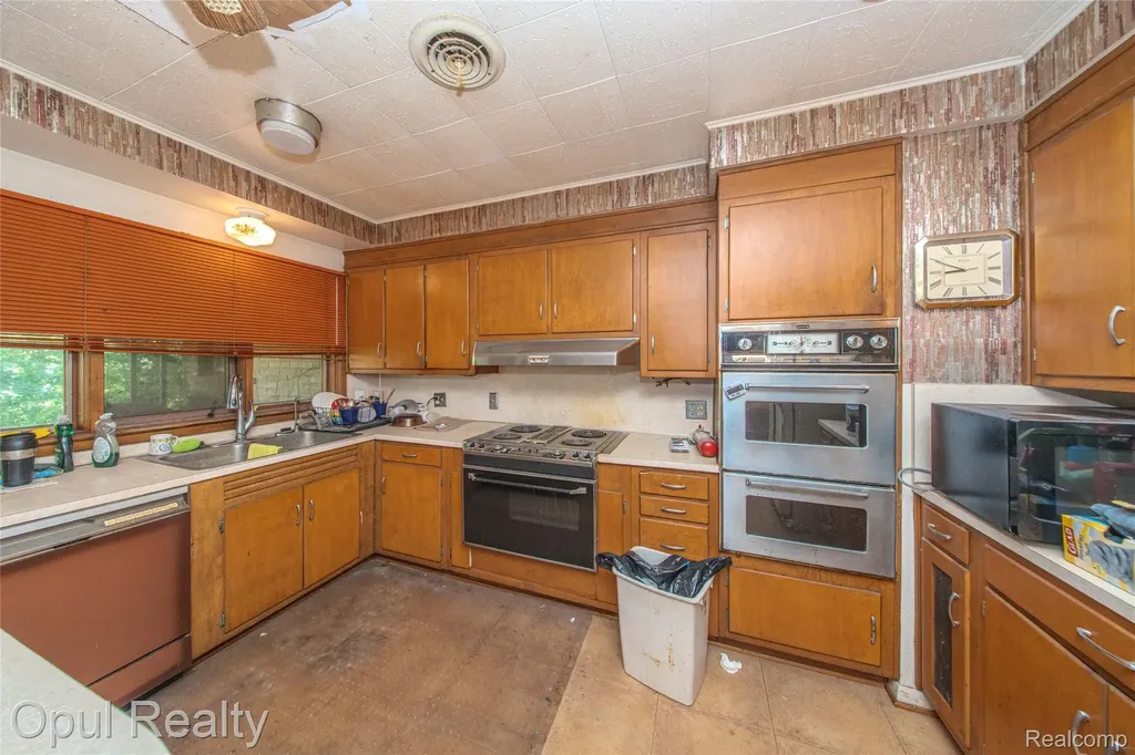 6455 Norham Road Bloomfield Hills City MI 48301