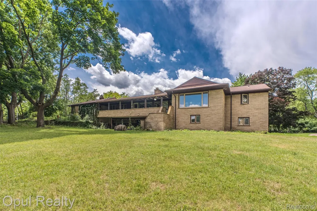 6455 Norham Road Bloomfield Hills City MI 48301