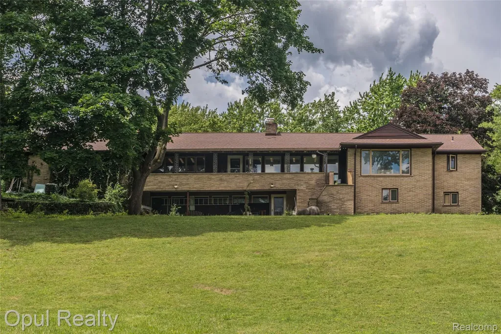 6455 Norham Road Bloomfield Hills City MI 48301