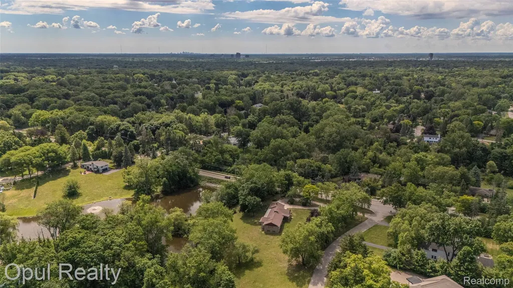 6455 Norham Road Bloomfield Hills City MI 48301