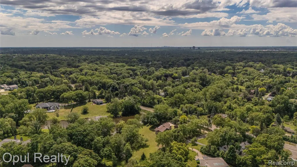 6455 Norham Road Bloomfield Hills City MI 48301