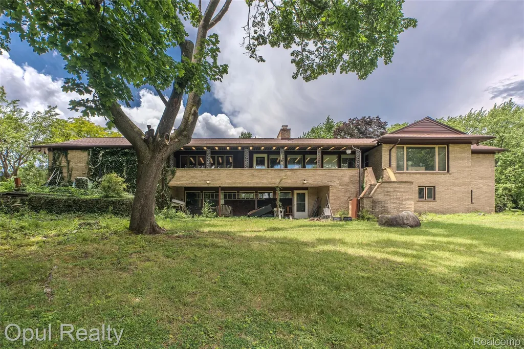 6455 Norham Road Bloomfield Hills City MI 48301